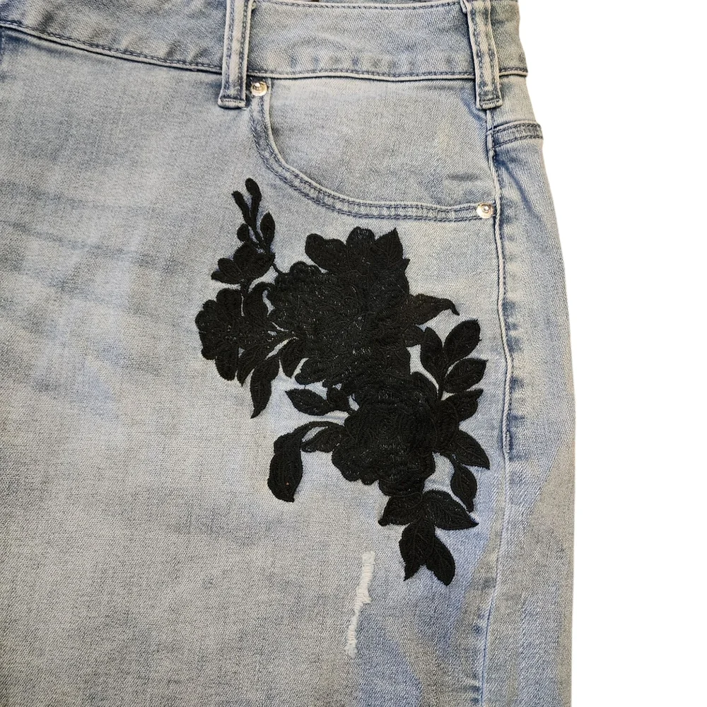 Lane Bryant Girlfriend Jeans Denim High Rise Stretch Shorts Size 22 NWT - Picture 6 of 11